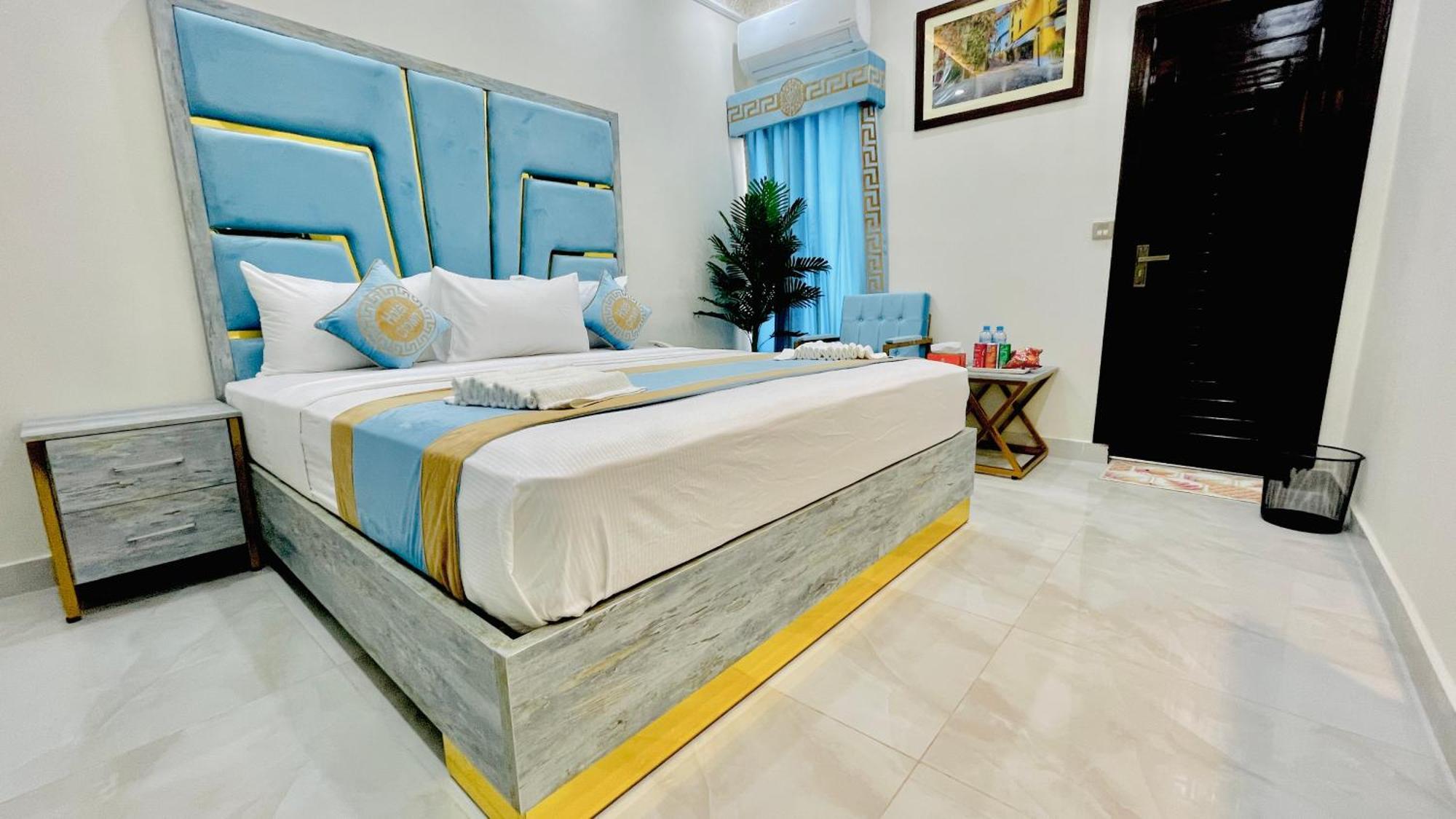 Hotel Crown لاهور المظهر الخارجي الصورة