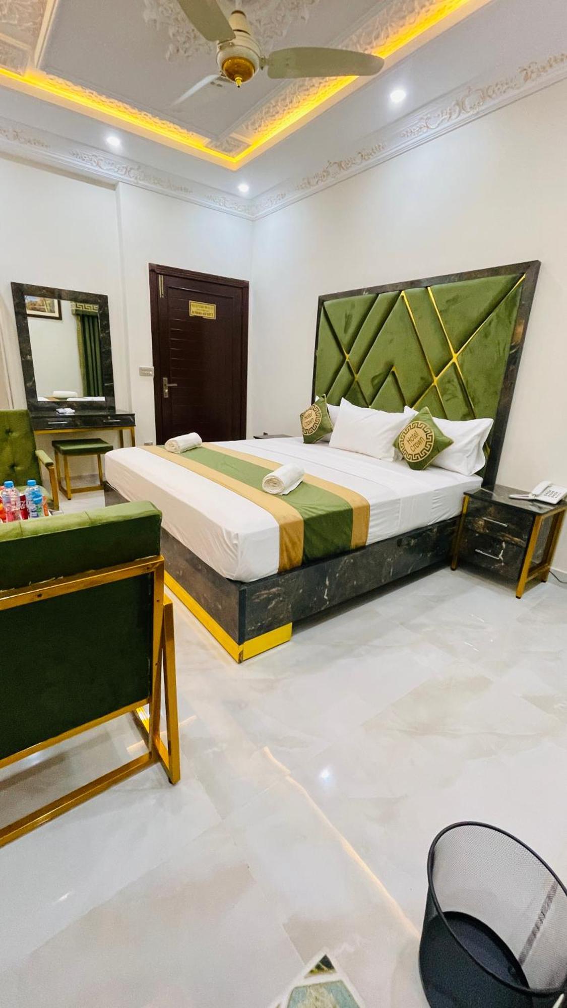 Hotel Crown لاهور المظهر الخارجي الصورة